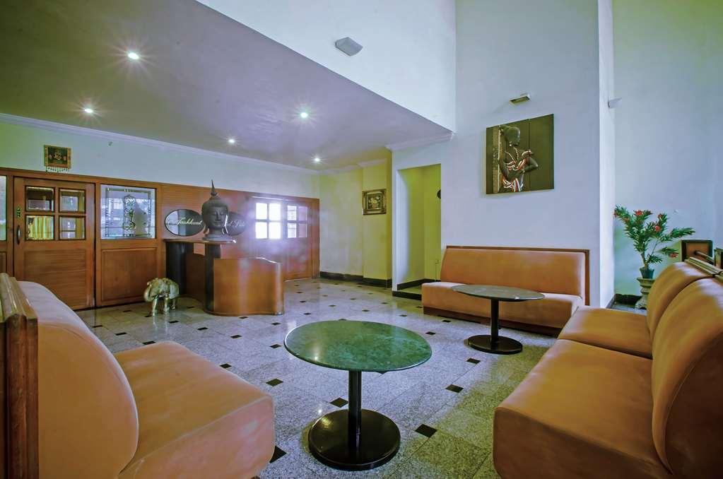 Quality Inn Regency, Насик Интерьер фото