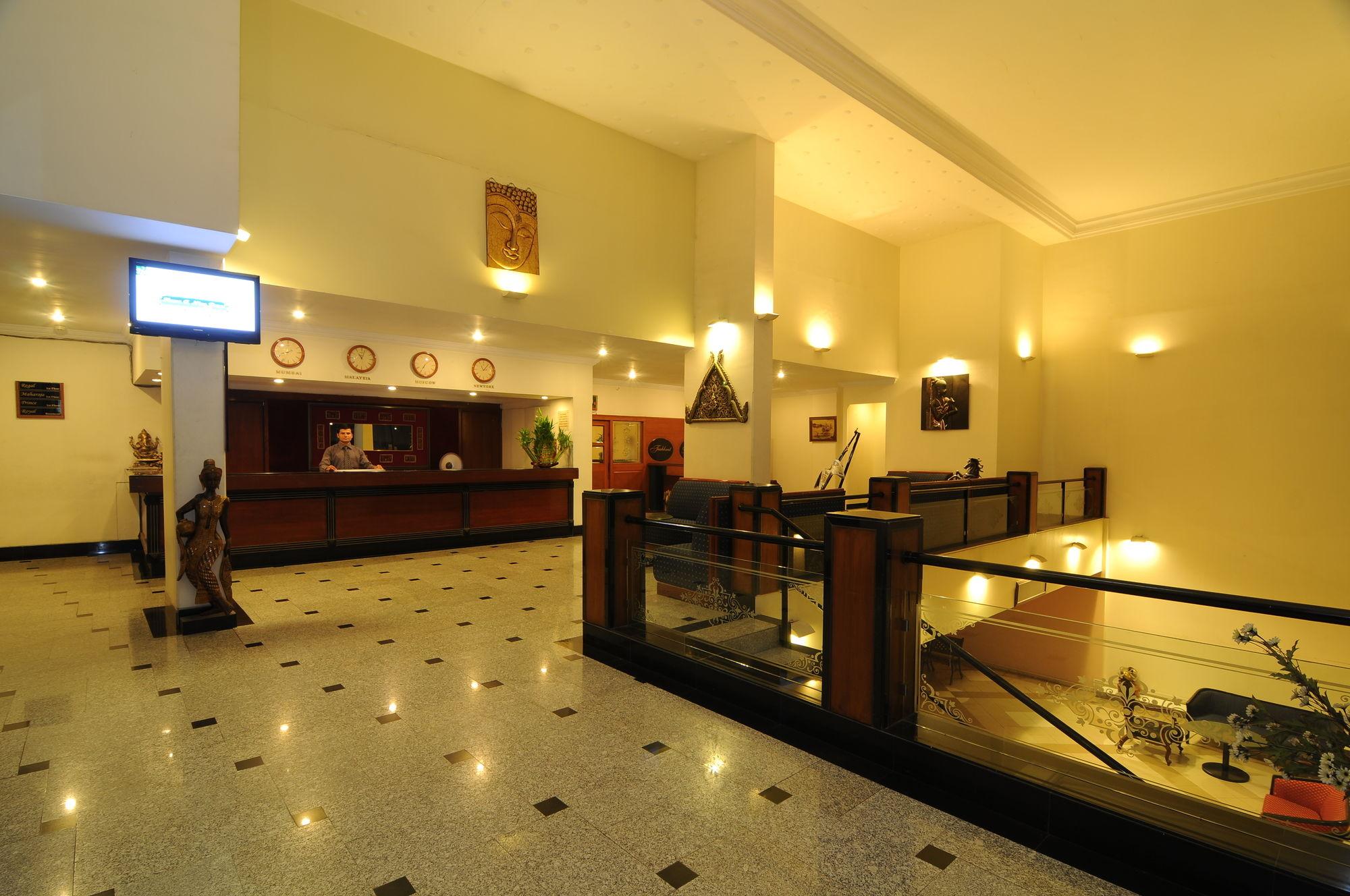 Quality Inn Regency, Насик Экстерьер фото