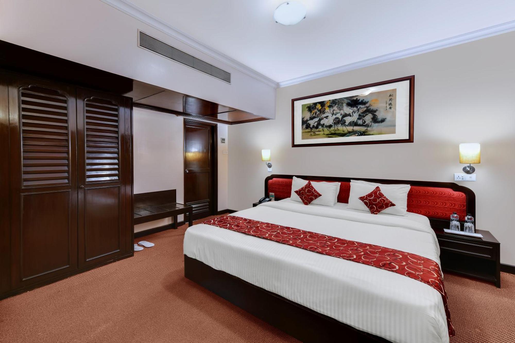 Quality Inn Regency, Насик Экстерьер фото
