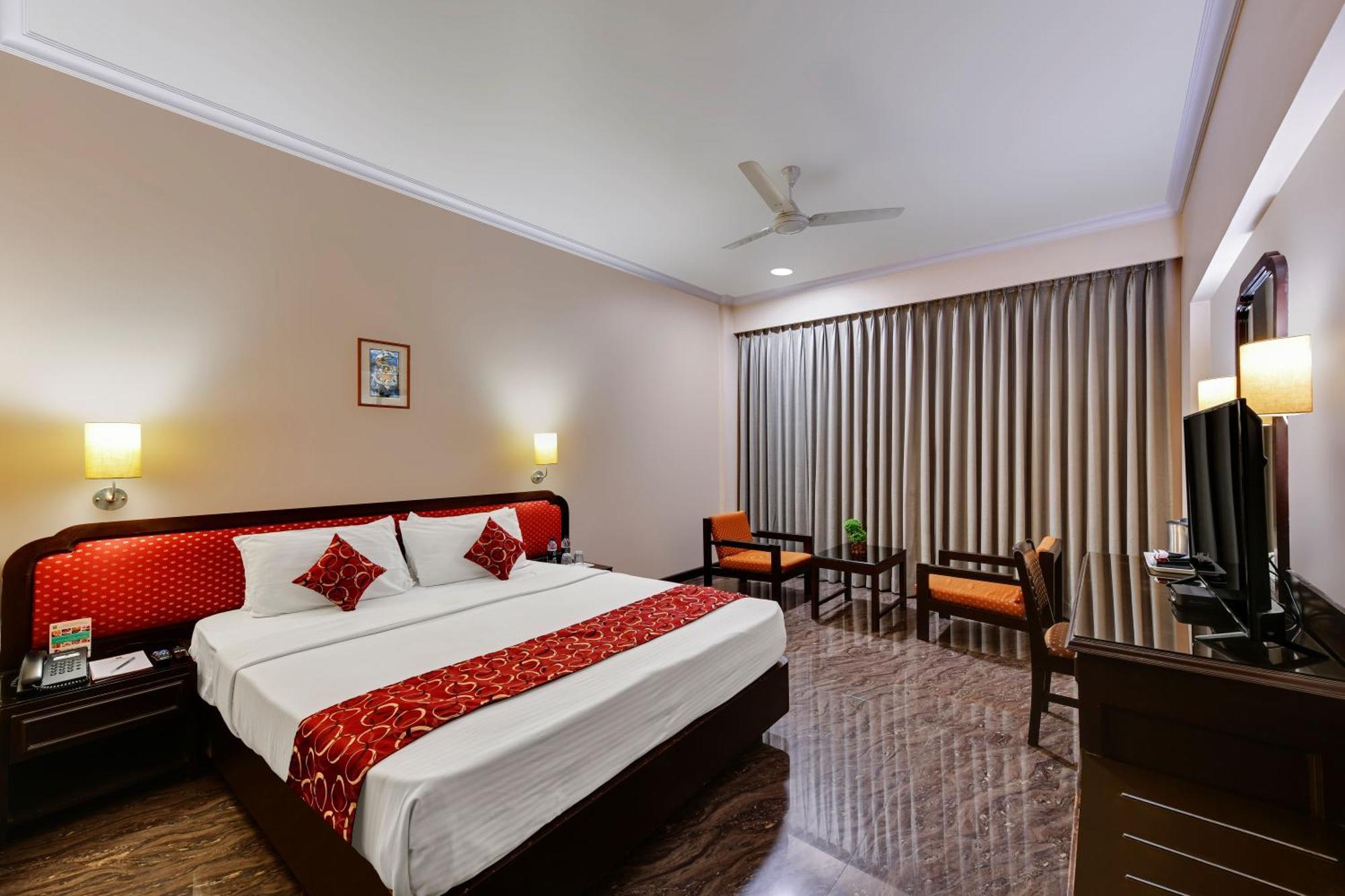 Quality Inn Regency, Насик Экстерьер фото