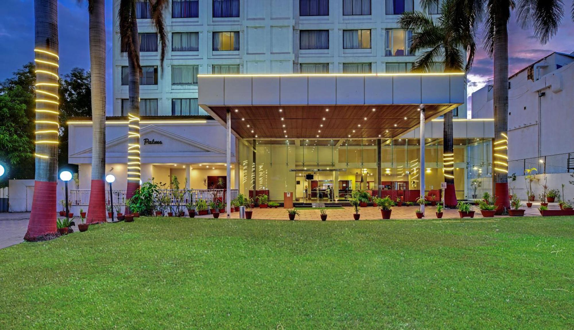 Quality Inn Regency, Насик Экстерьер фото