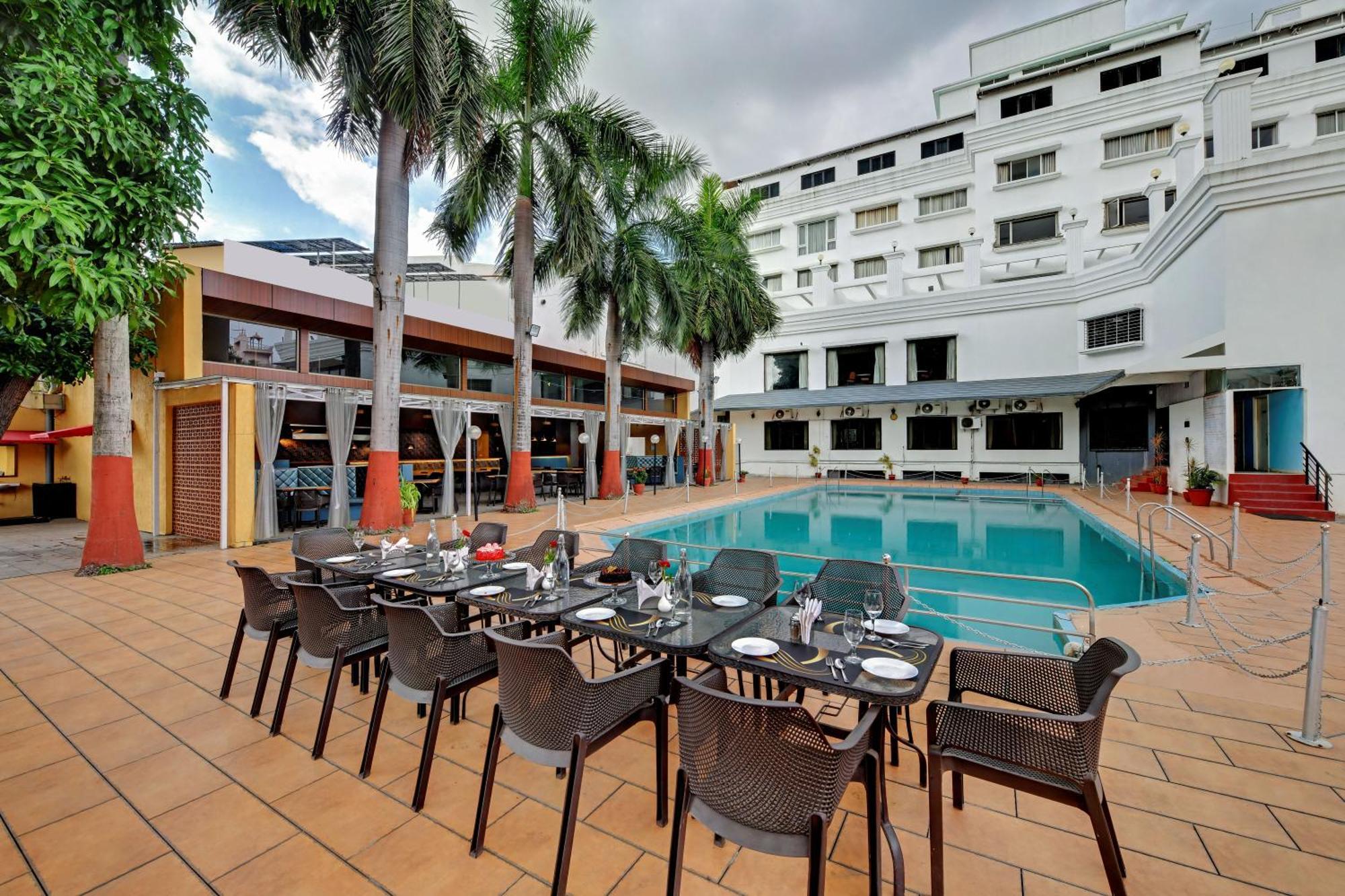Quality Inn Regency, Насик Экстерьер фото