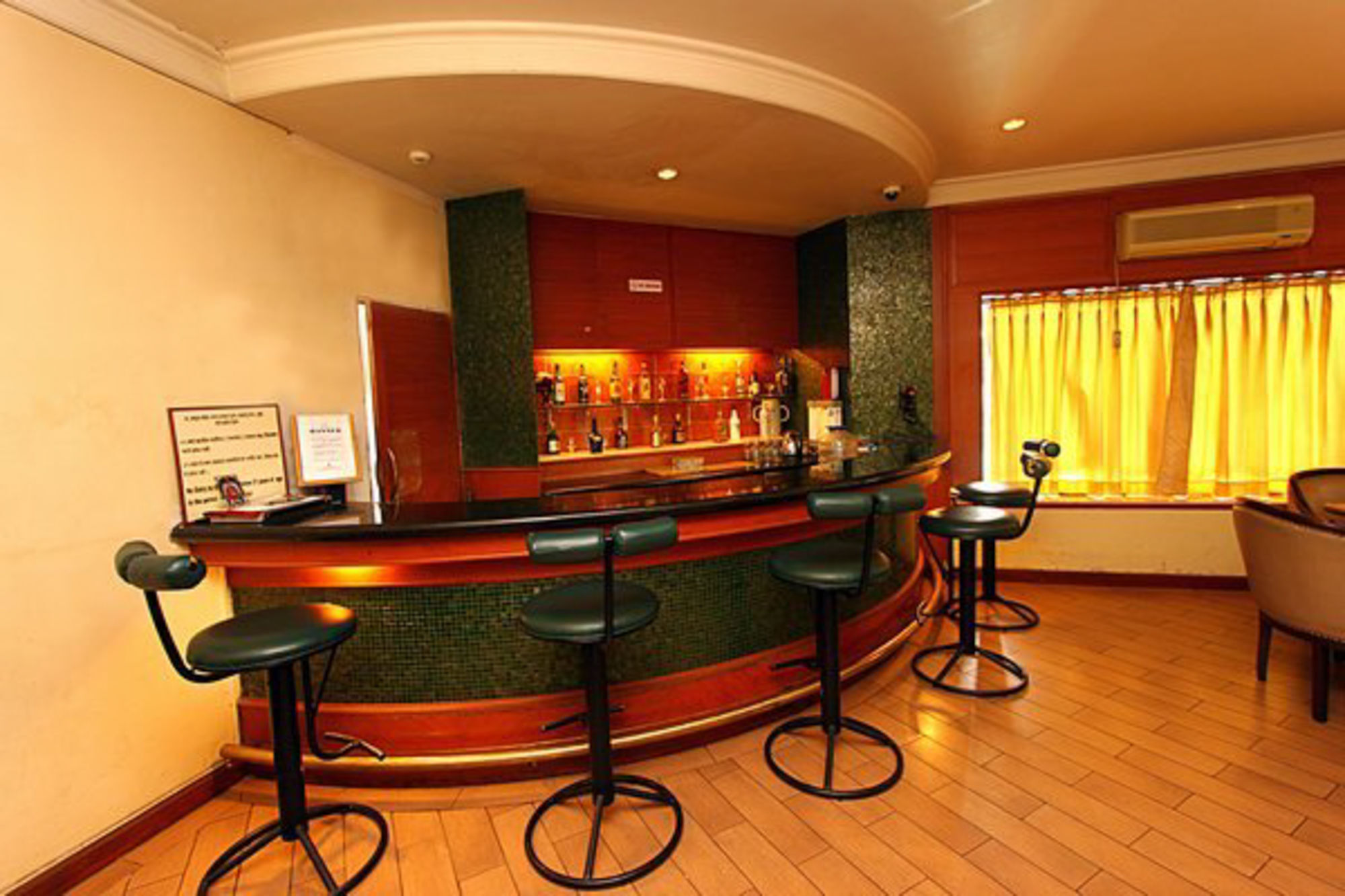 Quality Inn Regency, Насик Экстерьер фото
